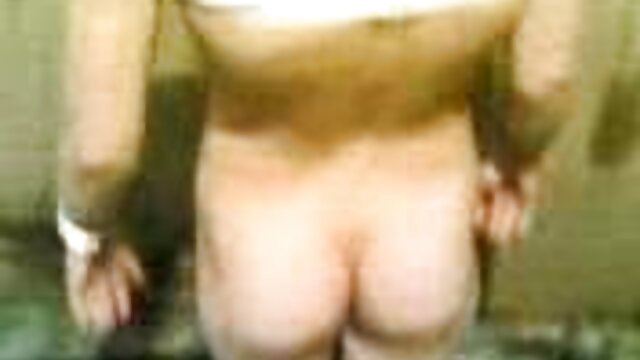Geslacht geen registratie  Een man legt naakt dunne porno hot hot schoonheid en zijn lul in de kont na een pijpbeurt