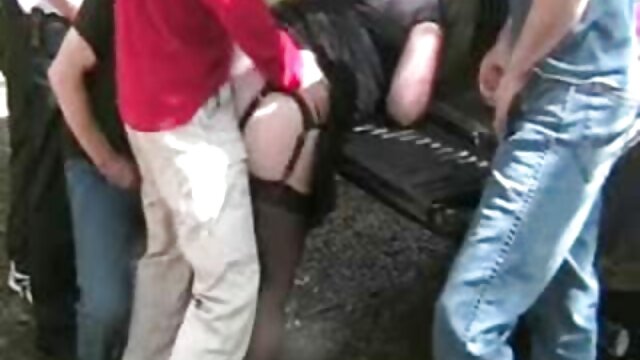 Geslacht geen registratie  Lesbische porno: meid uitgekleed en likt de fame porno gastvrouw