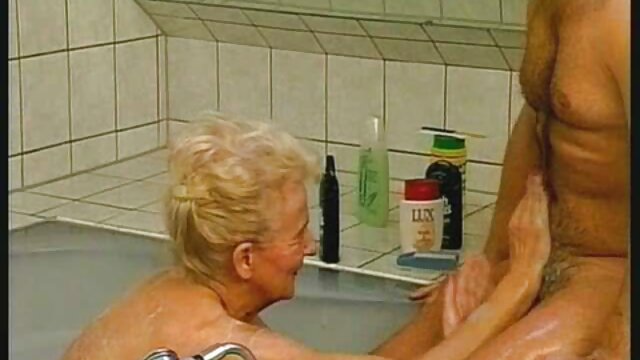 Geslacht geen registratie  Groep porno: man en twee brunettes hebben karen lancaume porno gepassioneerde seks